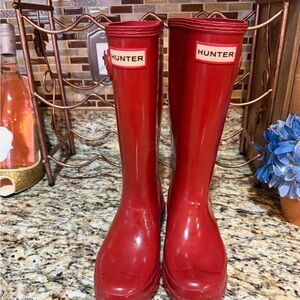 Kids Hunter Glossy Rain Red Boots Gently worn!